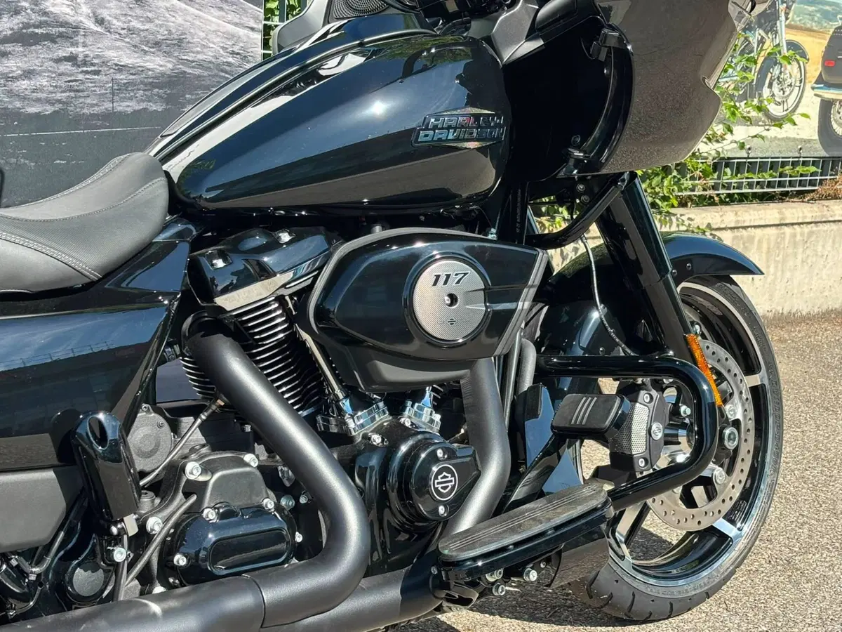 Harley-Davidson Road Glide (2024 - 26) (2)