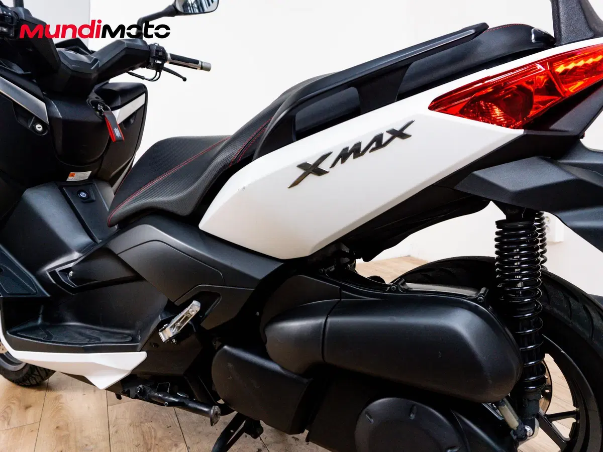 Yamaha X-Max 250 Iron Max ABS (2016) (10)