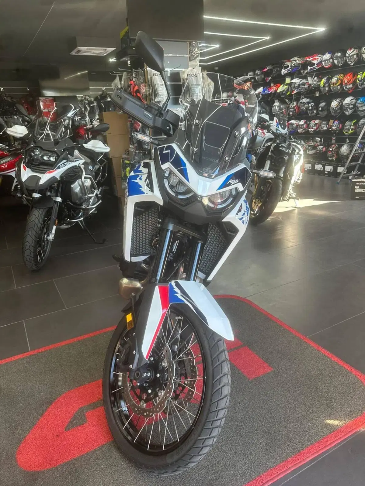 Honda Africa Twin CRF 1100L ES DCT (2024 - 26) (2)
