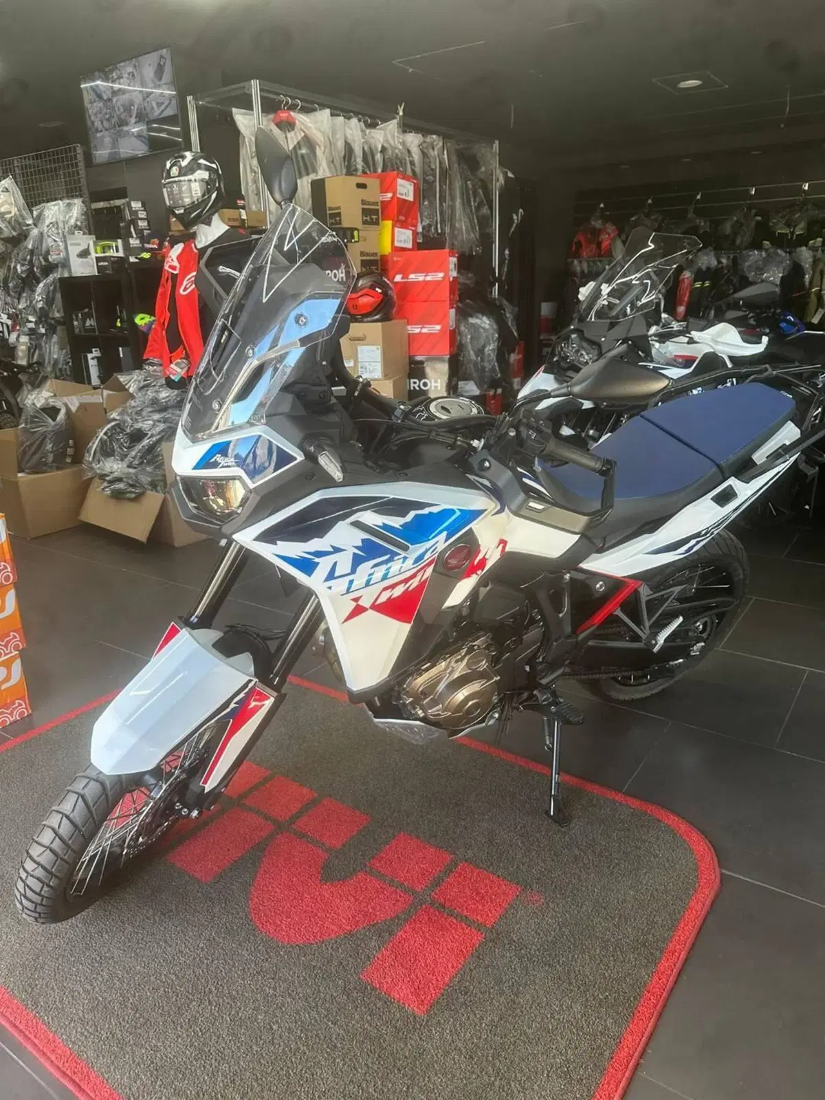 Honda Africa Twin CRF 1100L ES DCT (2024 - 26) (3)
