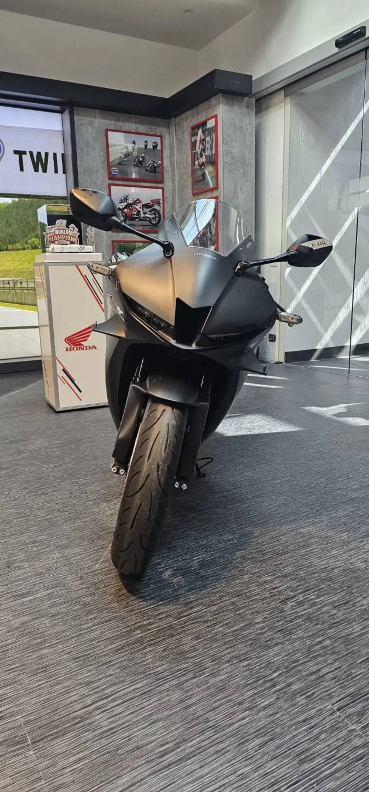 Honda CBR 600 RR (2024 - 26) (3)