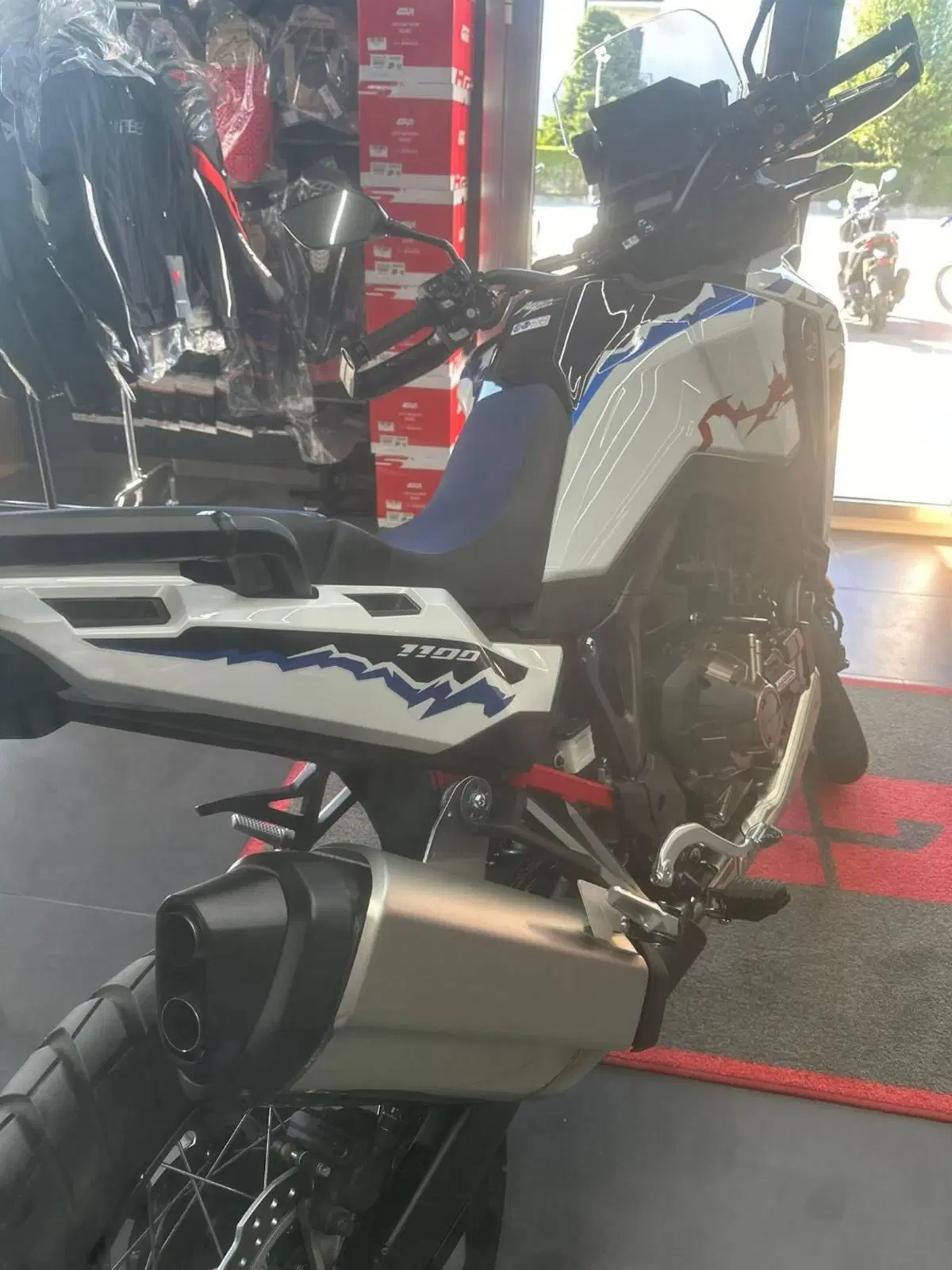 Honda Africa Twin CRF 1100L ES DCT (2024 - 26) (6)