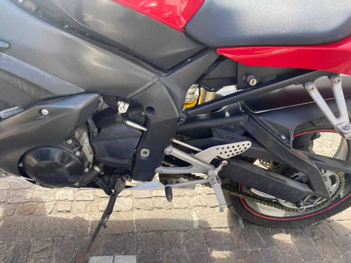 Yamaha YZF R1 (2002 - 03) (4)