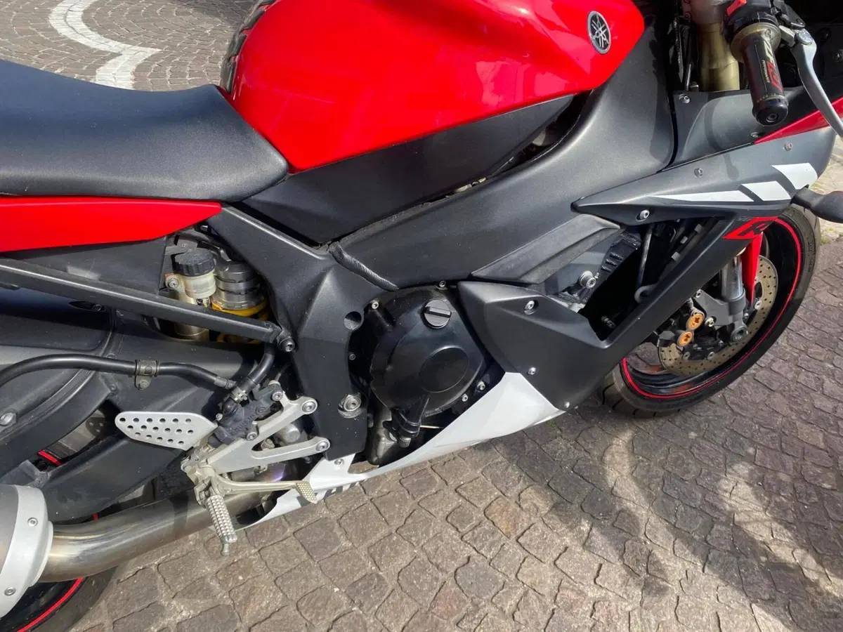 Yamaha YZF R1 (2002 - 03) (6)