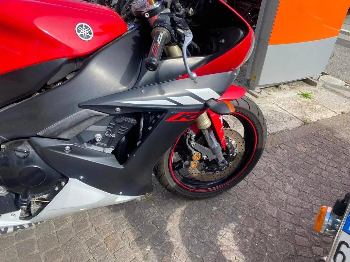 Yamaha YZF R1 (2002 - 03) (7)