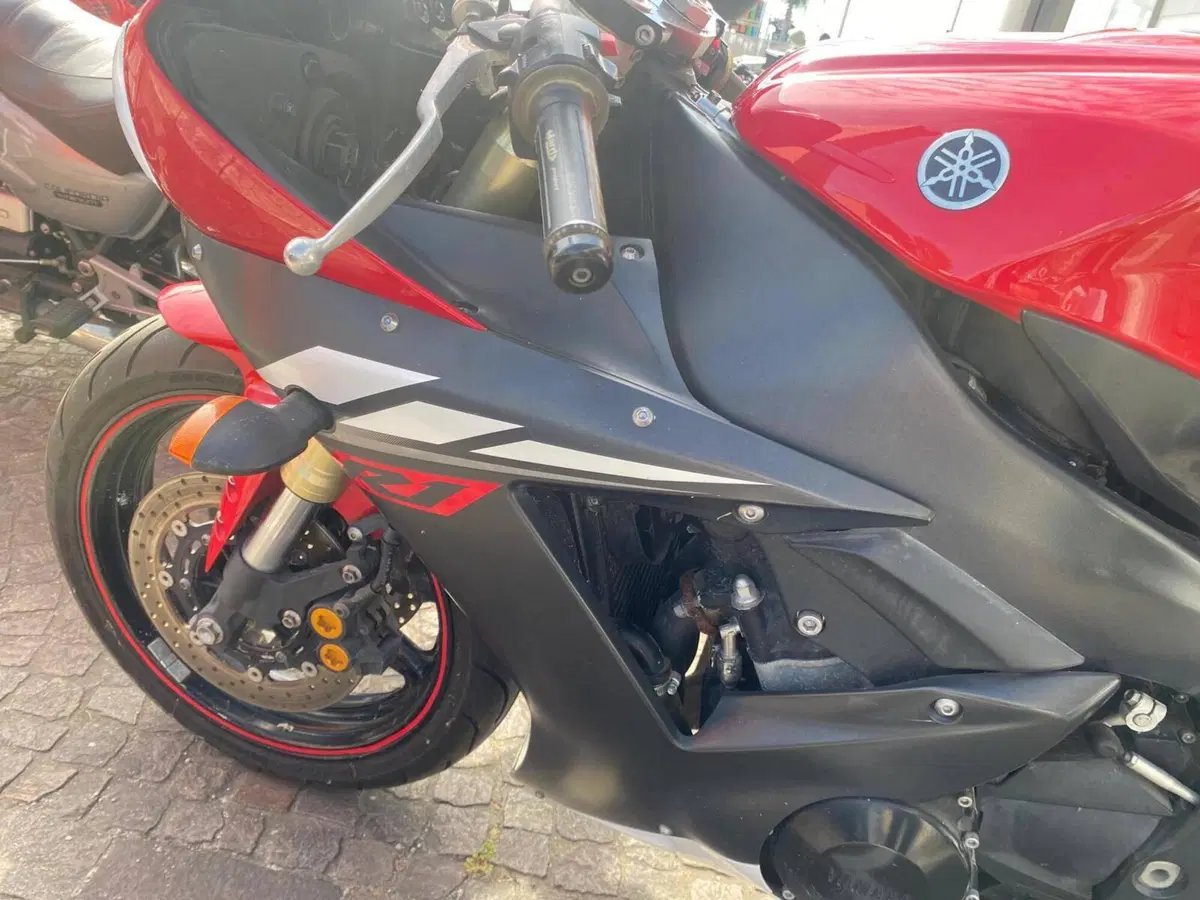 Yamaha YZF R1 (2002 - 03) (10)
