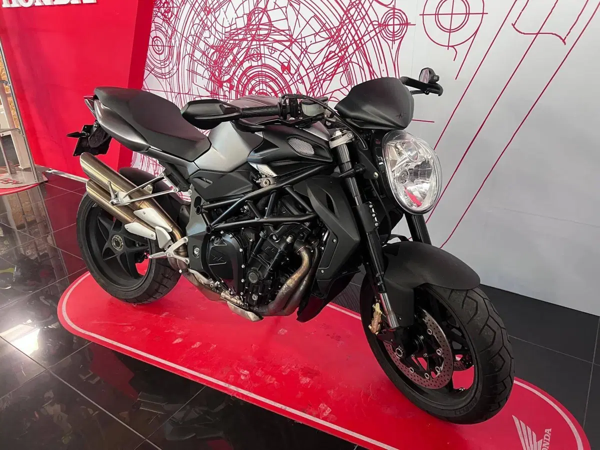 MV Agusta Brutale 920 (2011 - 12) (2)