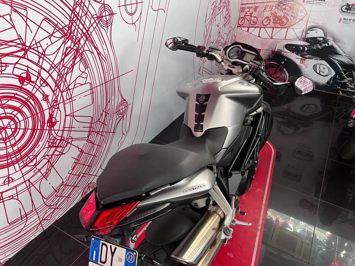 MV Agusta Brutale 920 (2011 - 12) (4)