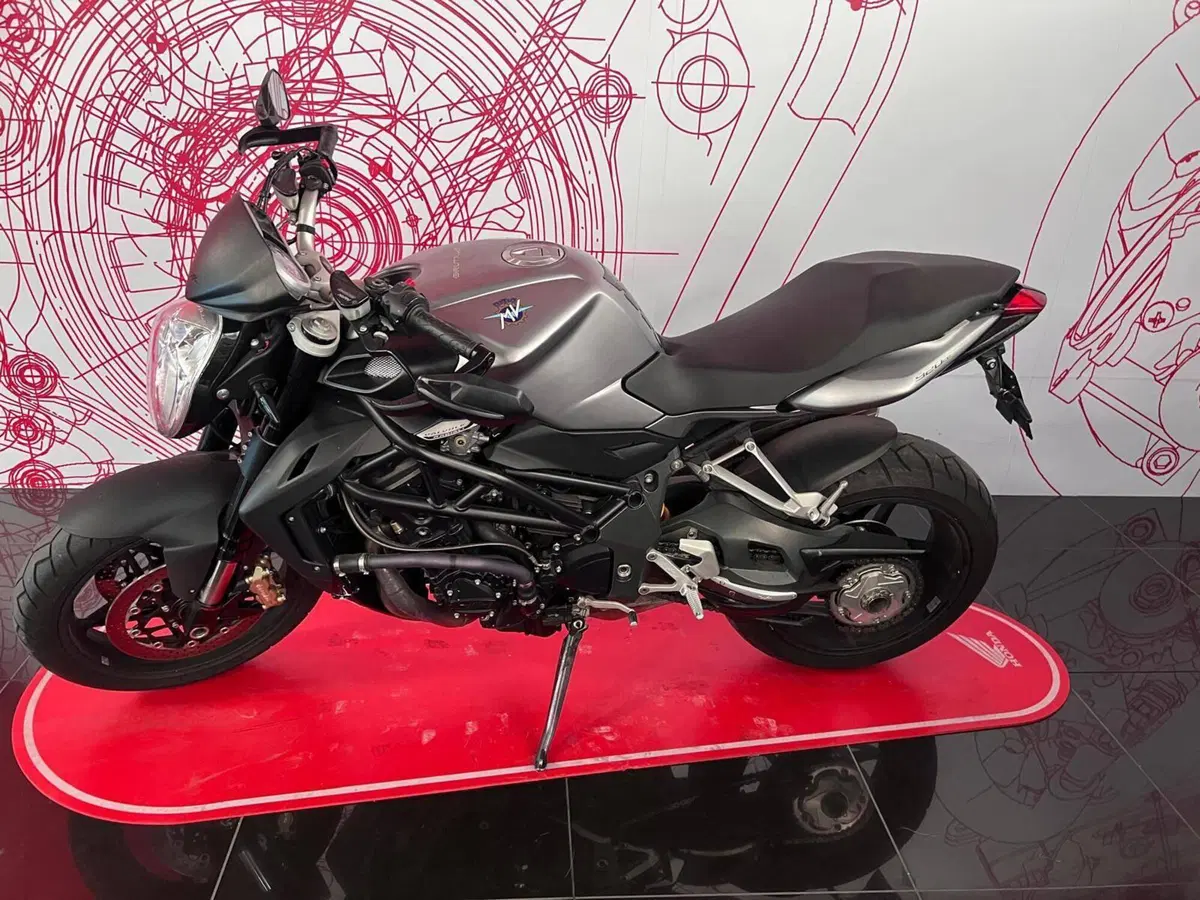 MV Agusta Brutale 920 (2011 - 12) (6)