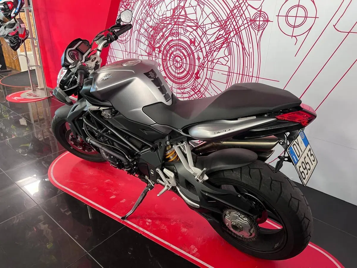 MV Agusta Brutale 920 (2011 - 12) (7)
