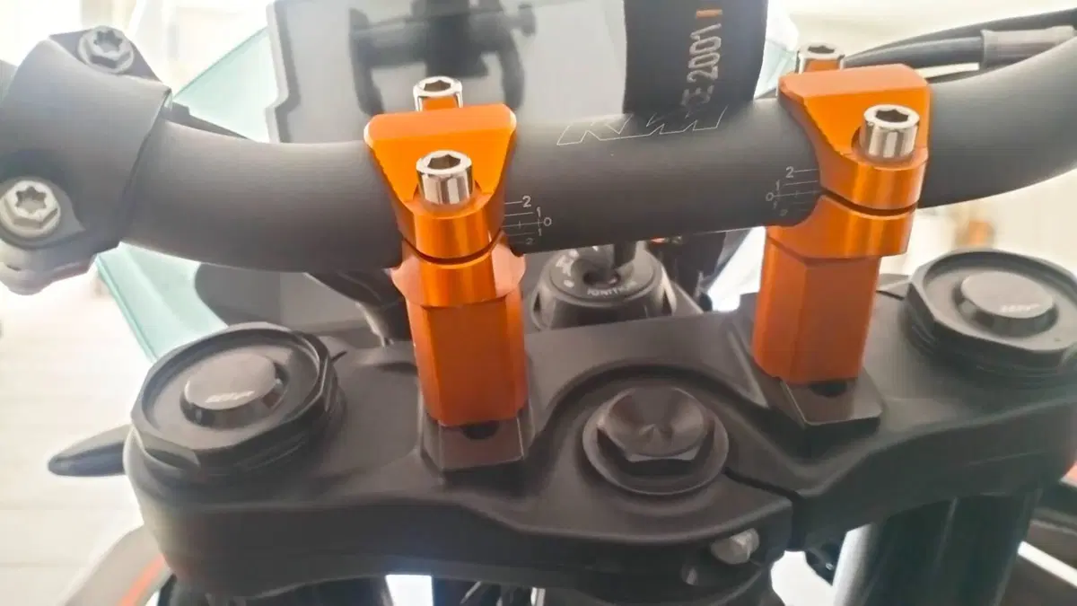 KTM 890 Adventure (2022) (3)