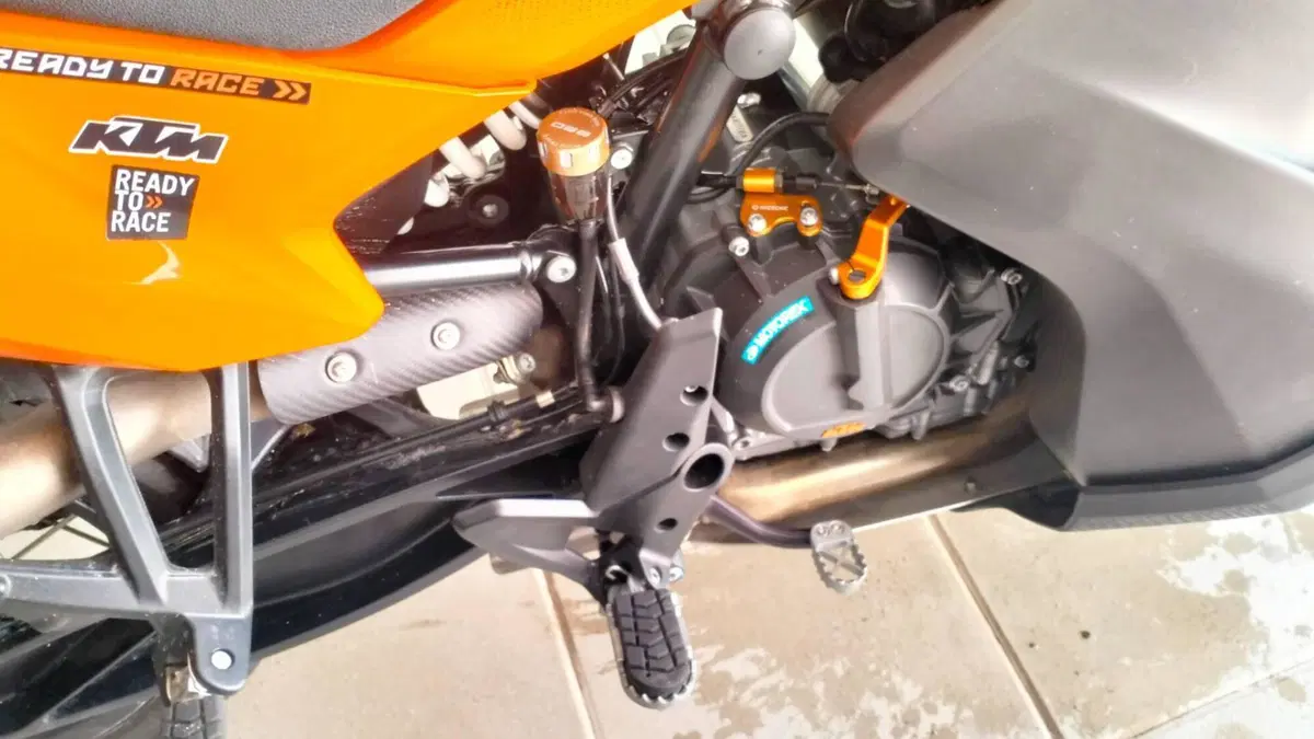 KTM 890 Adventure (2022) (17)