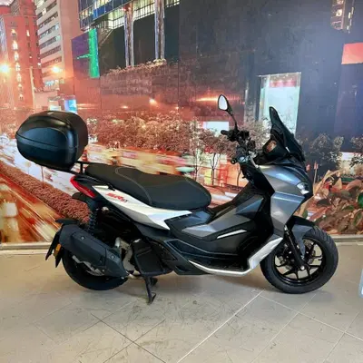 Aprilia SR GT 125 (2022 - 24) usata