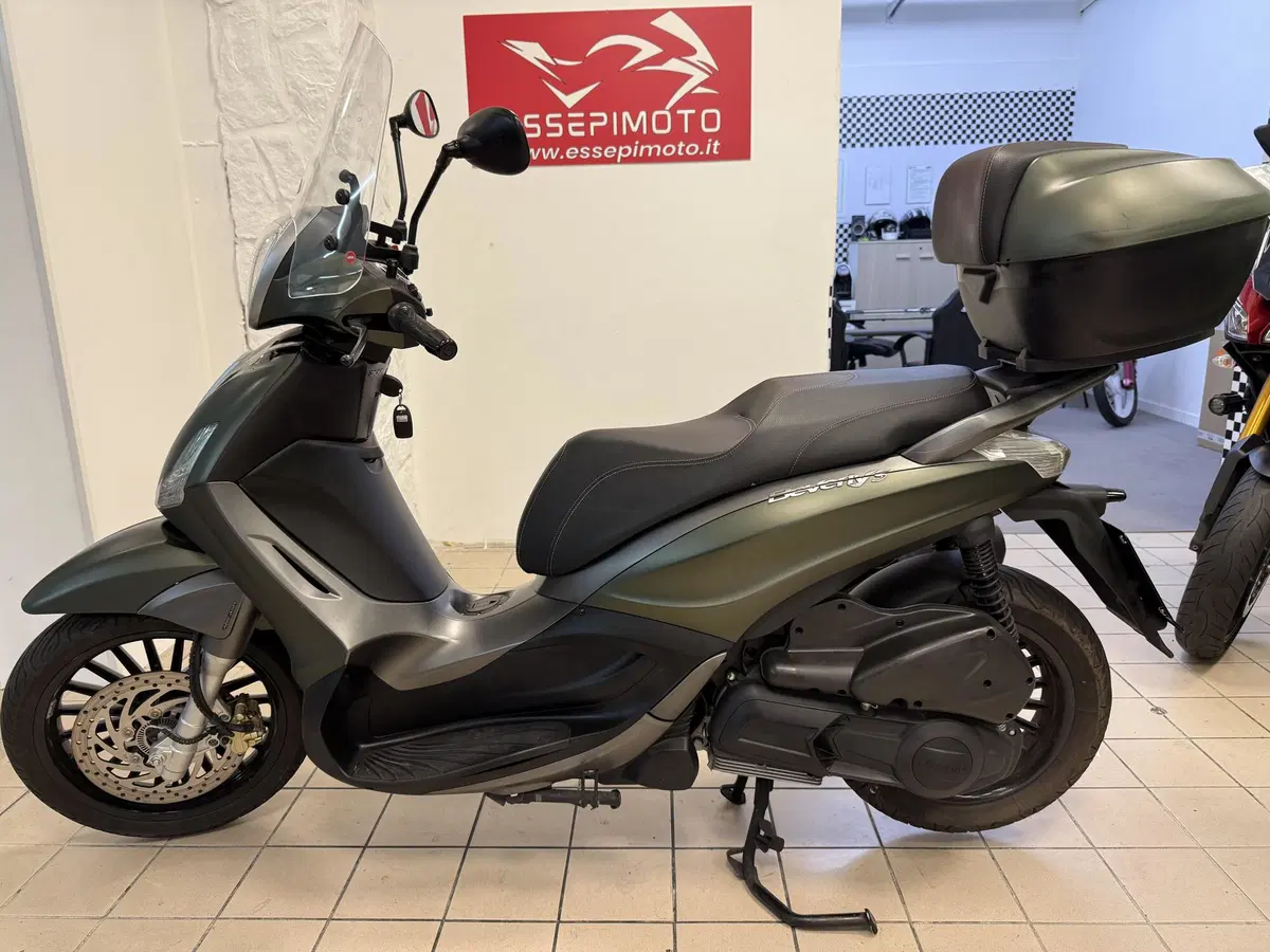 Piaggio Beverly 300 i.e. ABS-ASR (2016 - 20) (3)