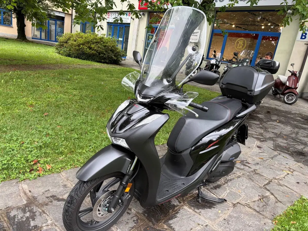 Honda SH 125i (2024 - 25) (2)