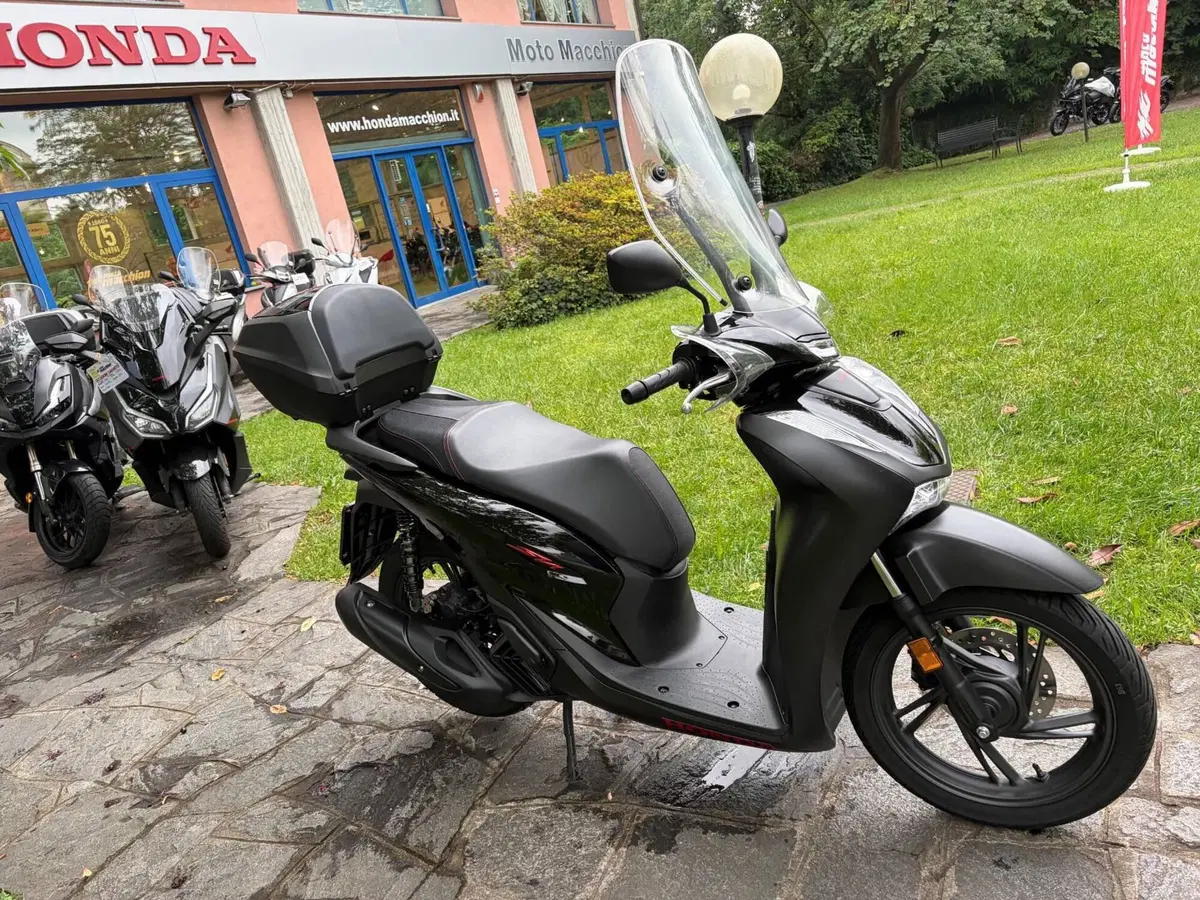 Honda SH 125i (2024 - 25) (4)