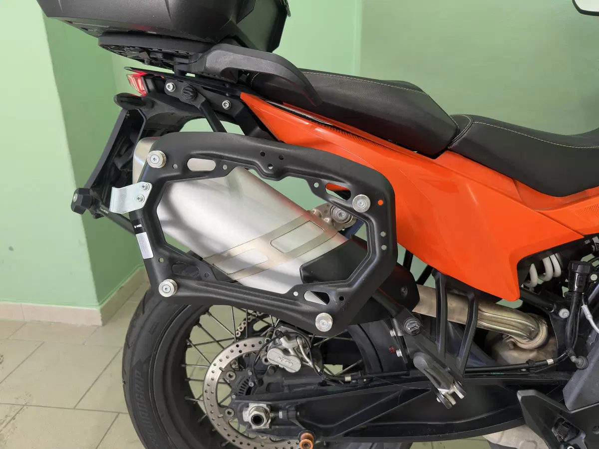 KTM 890 Adventure L (2022) (2)