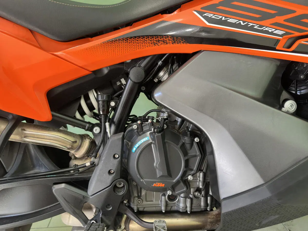 KTM 890 Adventure L (2022) (3)