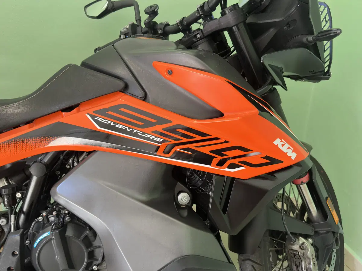 KTM 890 Adventure L (2022) (4)