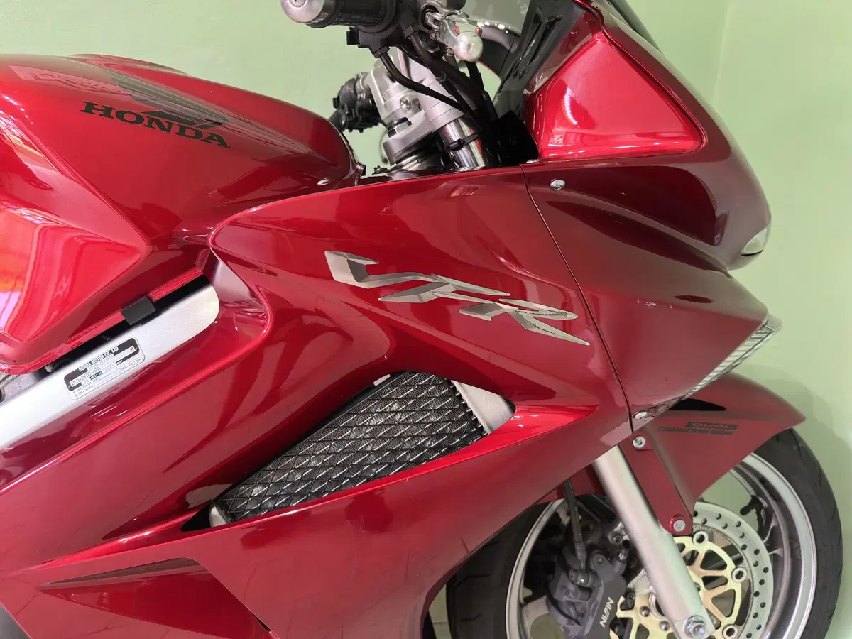 Honda VFR 800 (2006 - 13) (3)