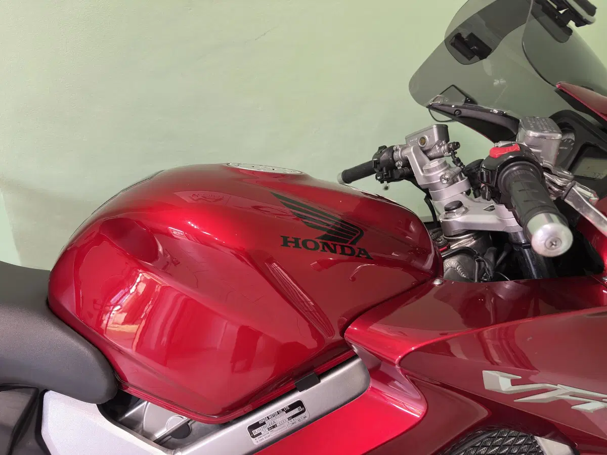 Honda VFR 800 (2006 - 13) (4)