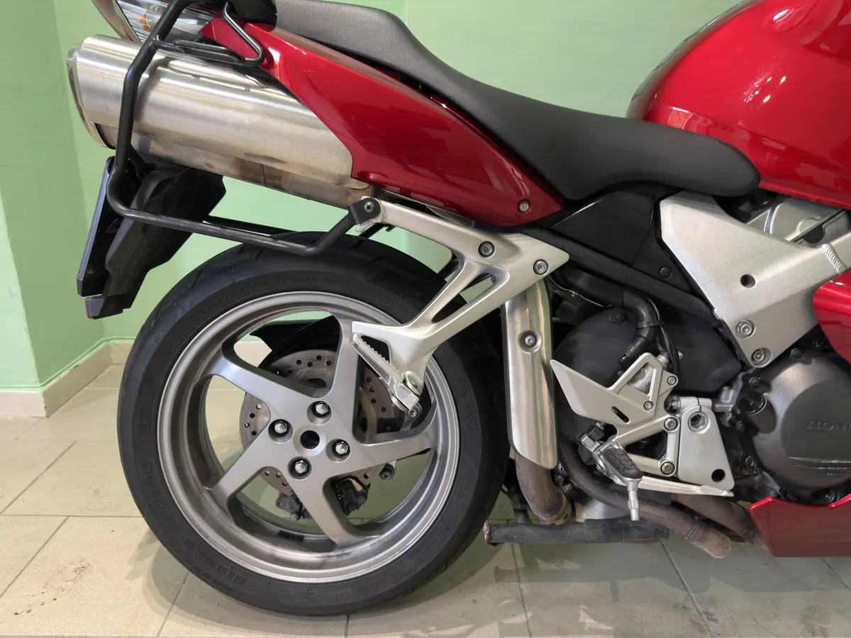 Honda VFR 800 (2006 - 13) (7)