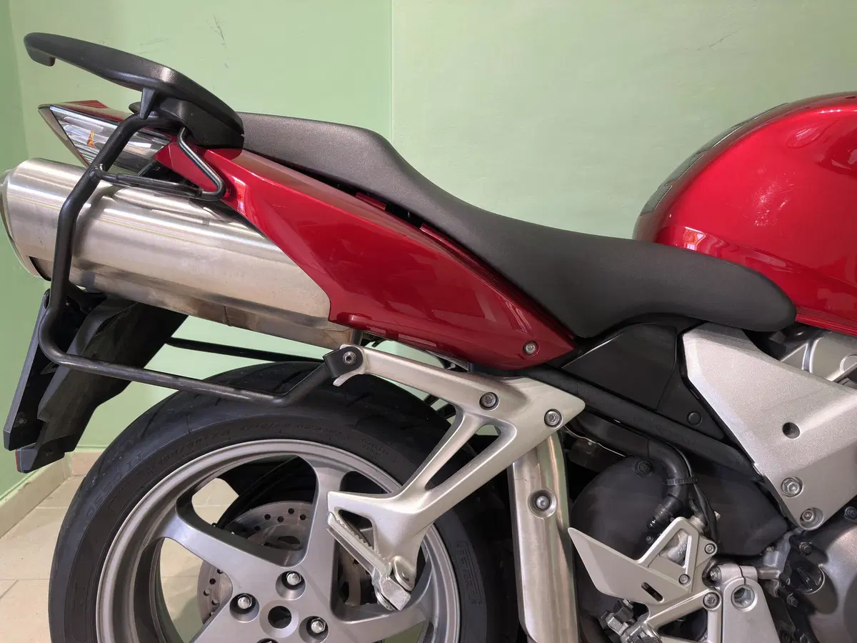 Honda VFR 800 (2006 - 13) (8)