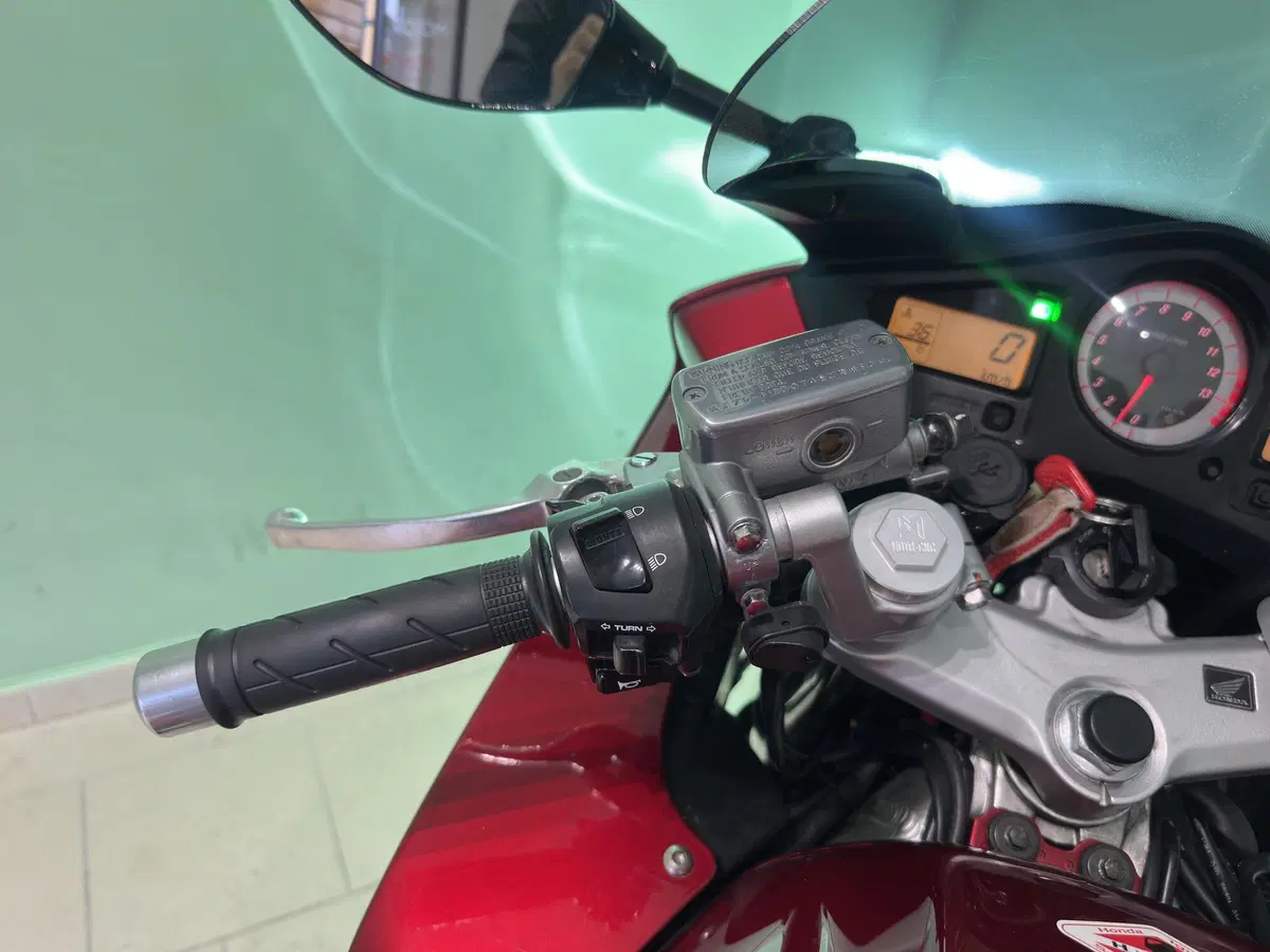 Honda VFR 800 (2006 - 13) (12)