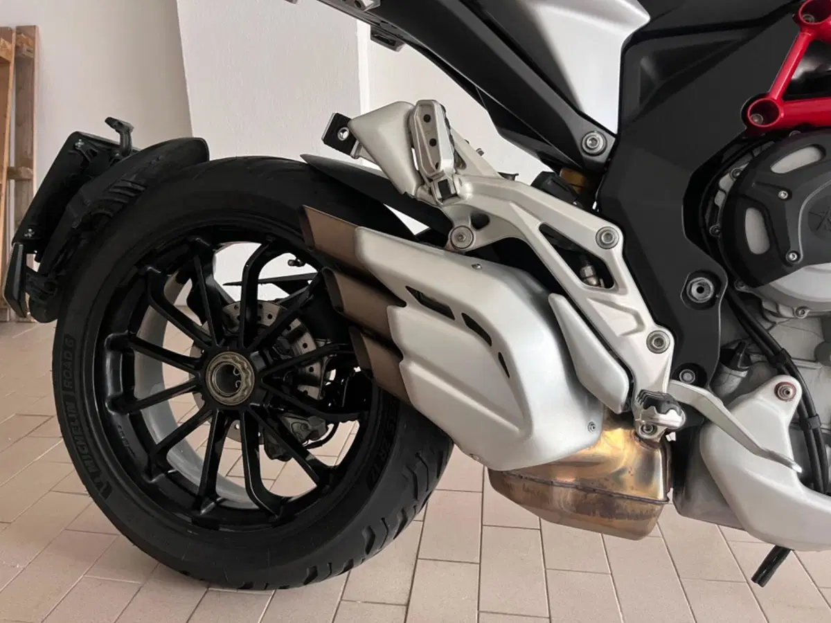 MV Agusta Turismo Veloce 800 (2014 - 16) (5)