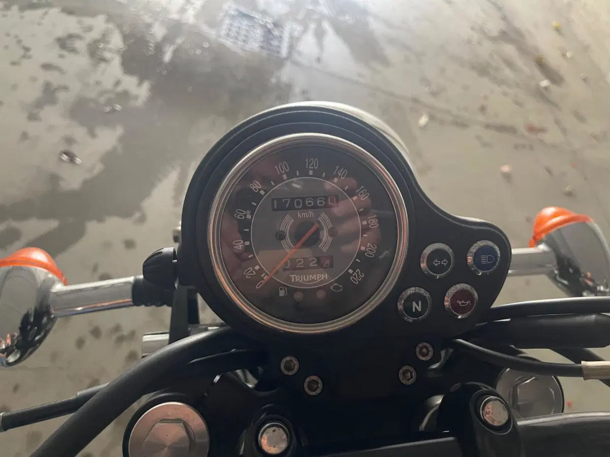 Triumph Bonneville (2007 - 16) (3)