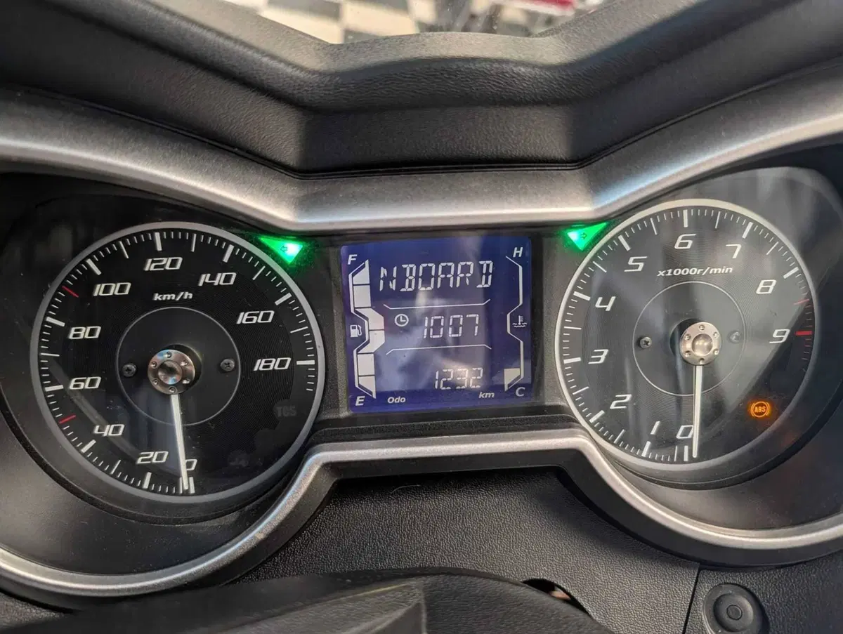 Yamaha X-Max 400 ABS (2017 - 20) (8)