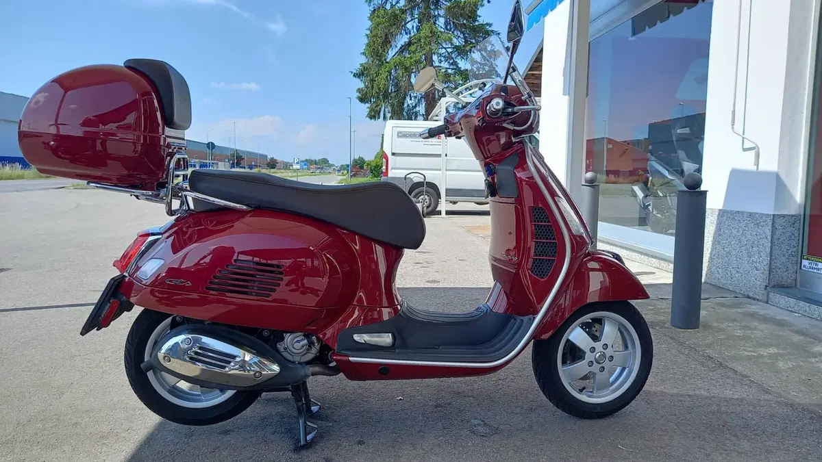 Vespa GTS 300 Hpe Touring (2019)