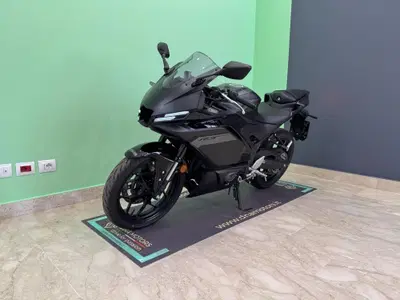 Yamaha YZF R3 (2025 - 26) usata