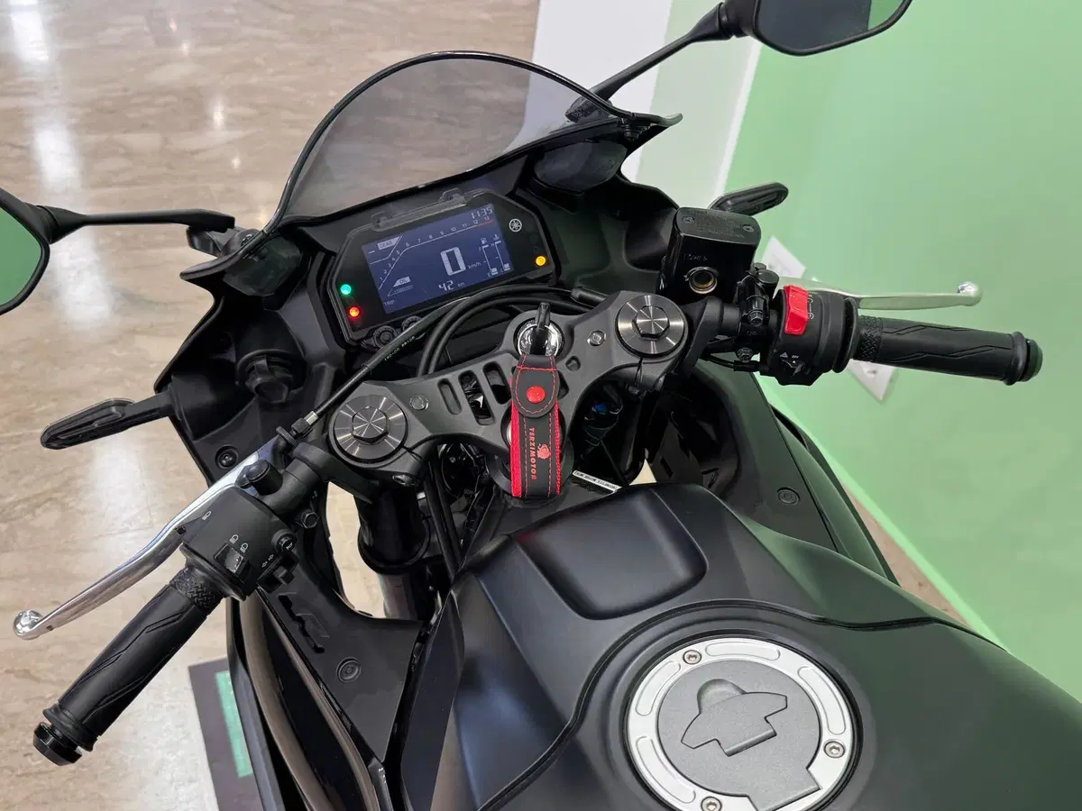 Yamaha YZF R3 (2025 - 26) (3)