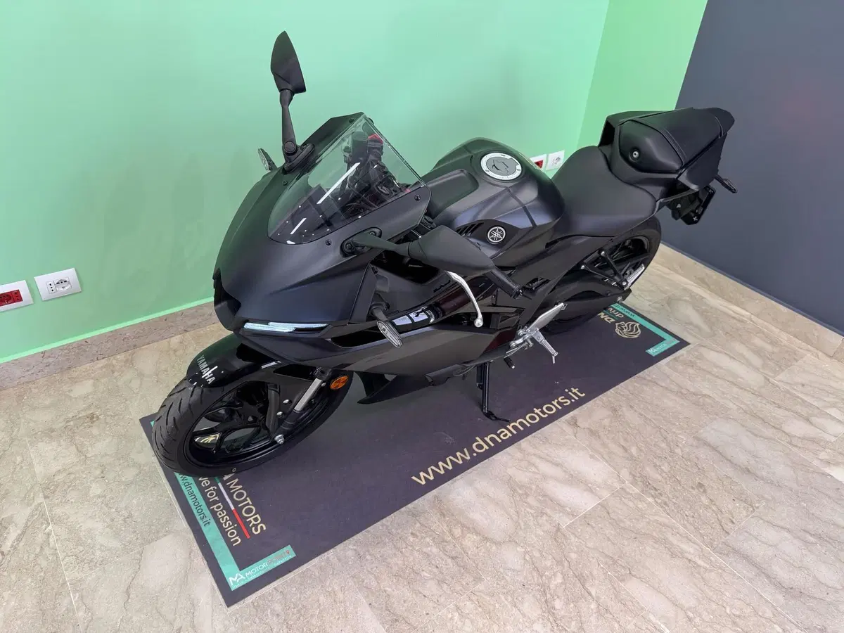 Yamaha YZF R3 (2025 - 26) (4)