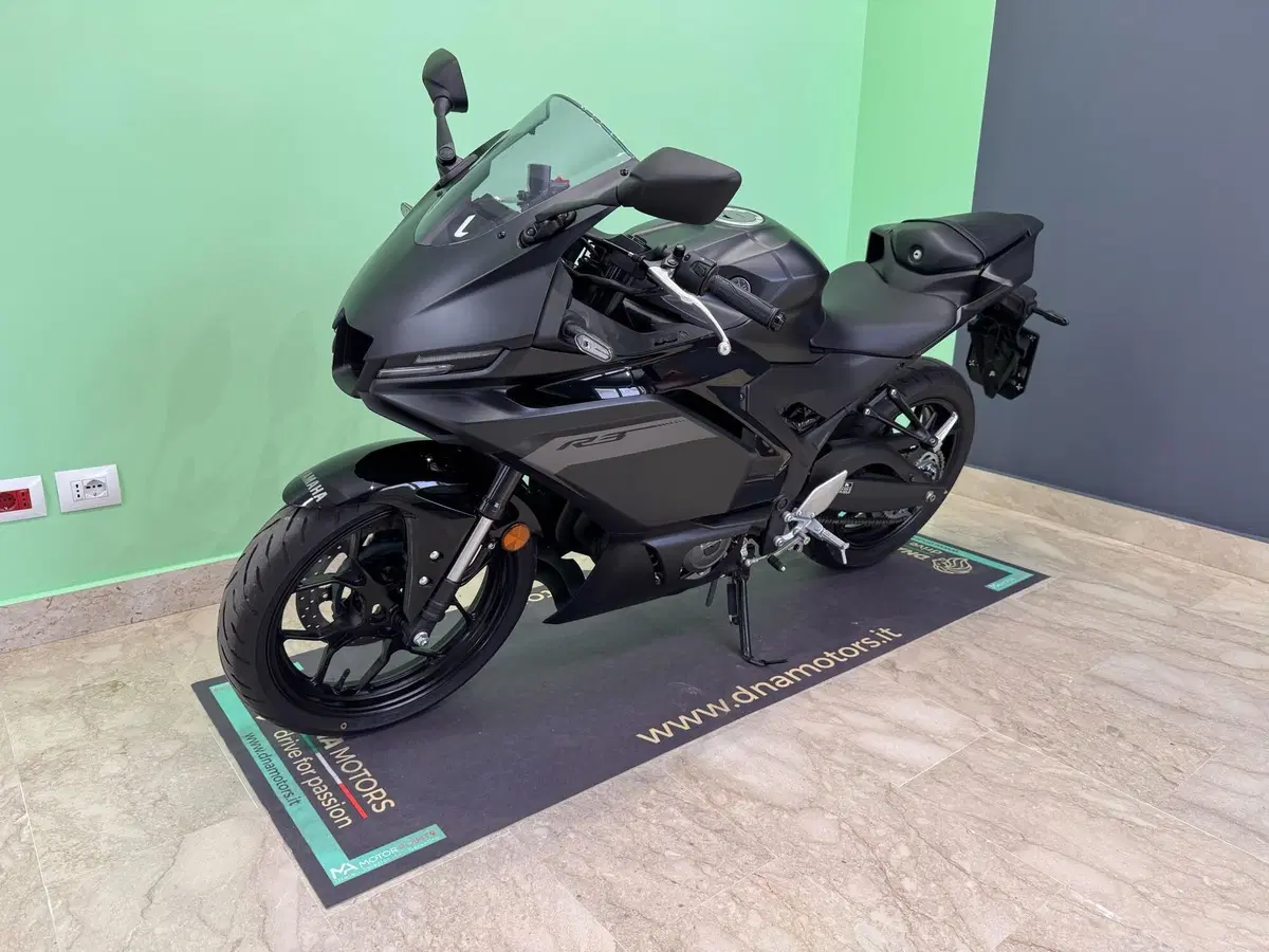 Yamaha YZF R3 (2025 - 26) (5)
