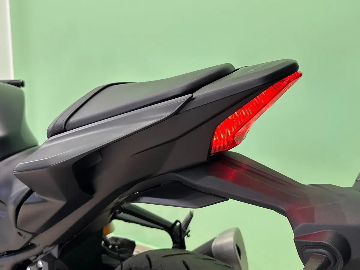 Yamaha YZF R3 (2025 - 26) (10)