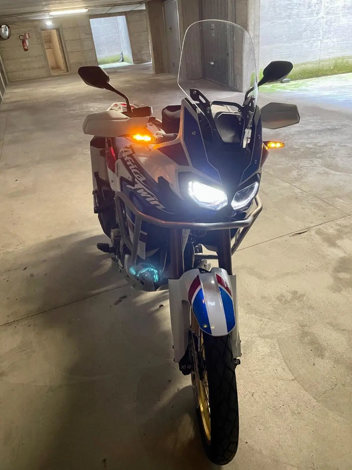 Honda Africa Twin CRF 1000L Adventure Sports DCT (2018 - 19) (2)