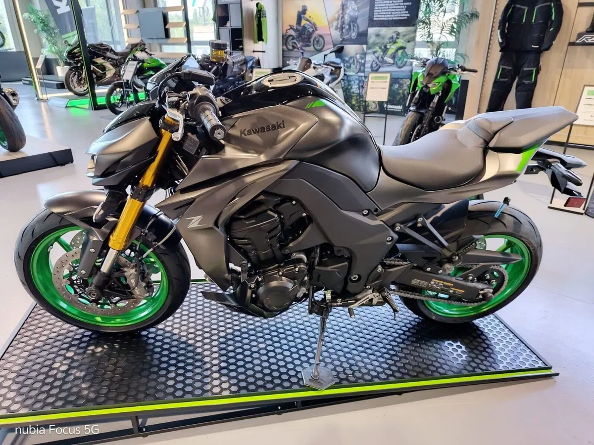 Kawasaki Z 1100 SE (2026) (3)