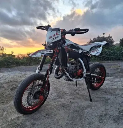 Husqvarna SM 125 (2010 - 12) usata