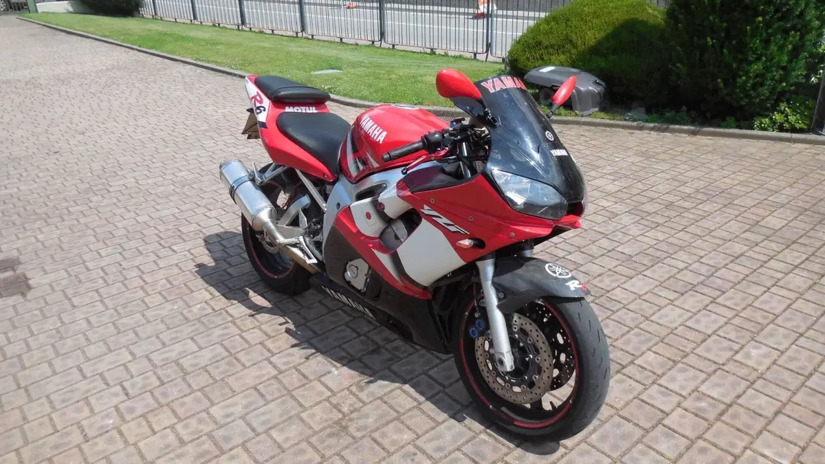 Yamaha YZF R6 (2003 - 04) (2)