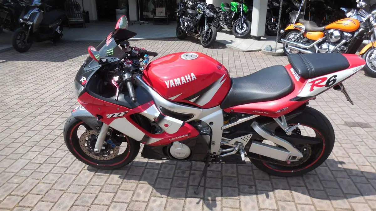 Yamaha YZF R6 (2003 - 04) (3)