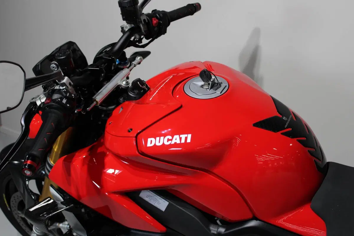 Ducati Streetfighter V4 1100 S (2021 - 22) (5)
