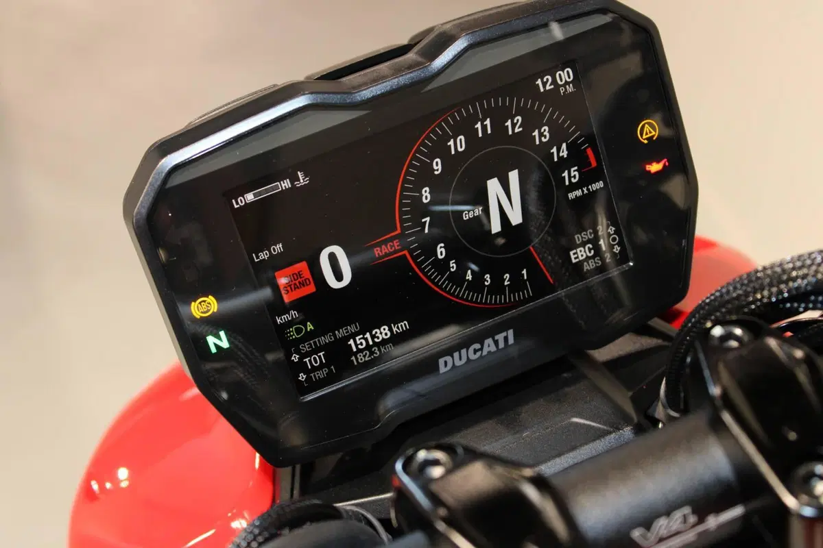 Ducati Streetfighter V4 1100 S (2021 - 22) (6)