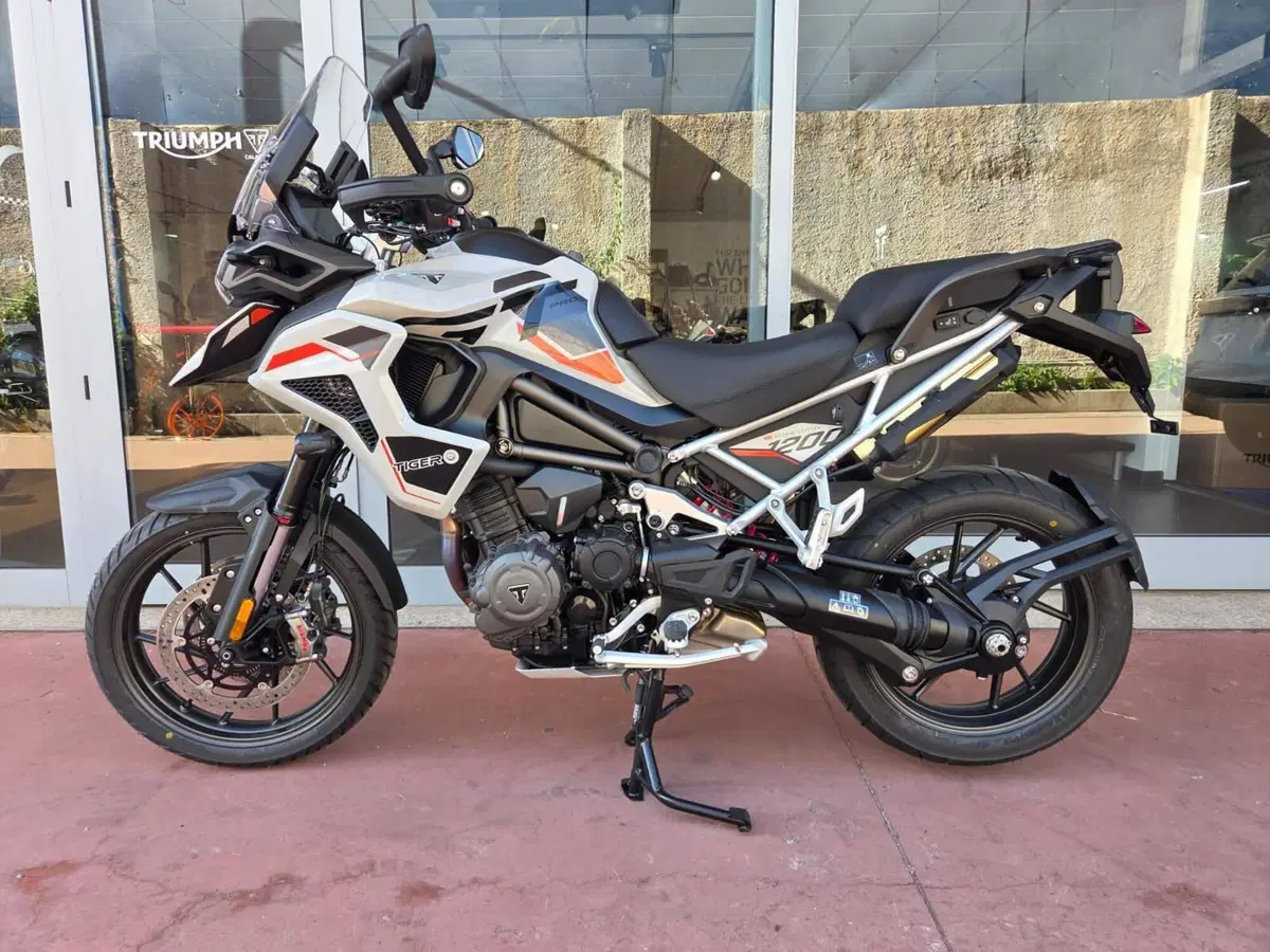 Triumph Tiger 1200 Alpine Special Edition (2026) (7)