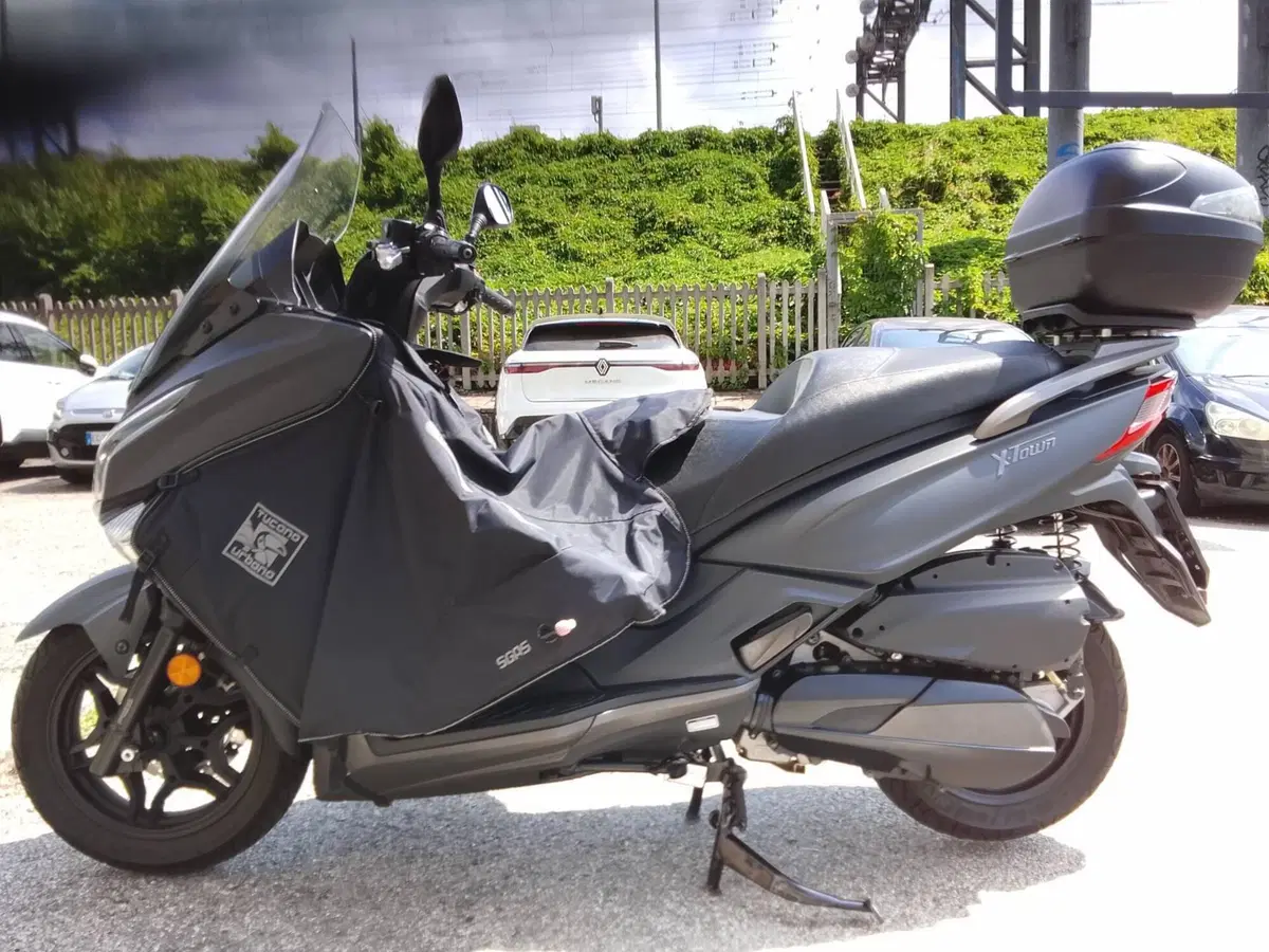 Kymco X-Town 300i (2021 - 24) (2)