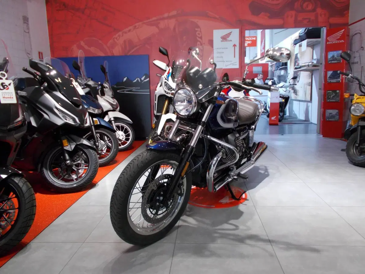 Moto Guzzi V7 Special (2021 - 24) (3)
