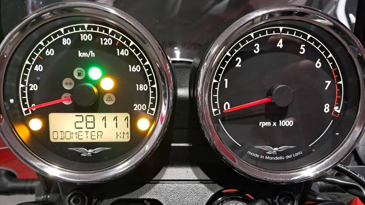 Moto Guzzi V7 Special (2021 - 24) (17)