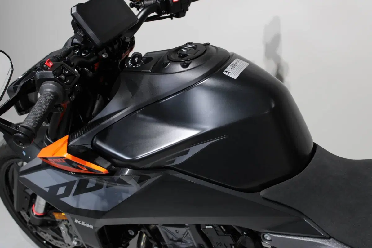 KTM 990 Duke (2024 - 26) (5)