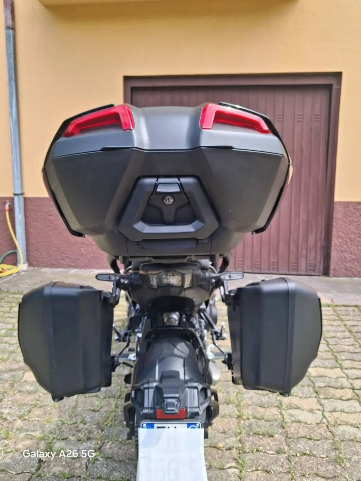 Yamaha Niken 890 GT (2023 - 26) (3)